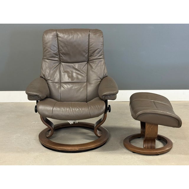Brown Leather Ekornes Stressless Recliner and Ottoman For Sale - Image 4 of 10
