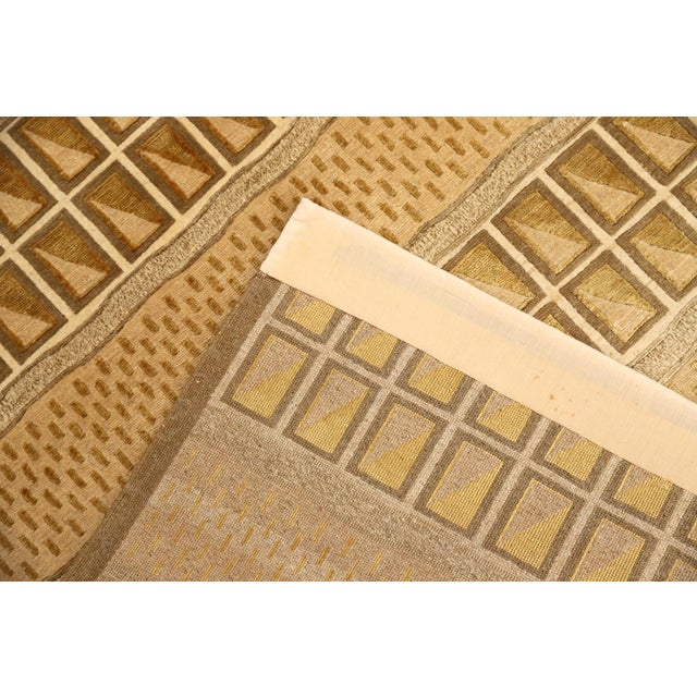 6'x9' Hand-Knotted Modern Tibetan Wool & Silk Carved Linear Rug in Gold & Green For Sale - Image 9 of 10