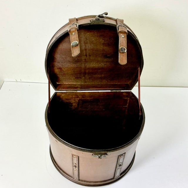 1980s Vintage Americana Boho Chic Wood and Faux Leather Strap Storage Box, After Ralph Lauren For Sale - Image 13 of 14