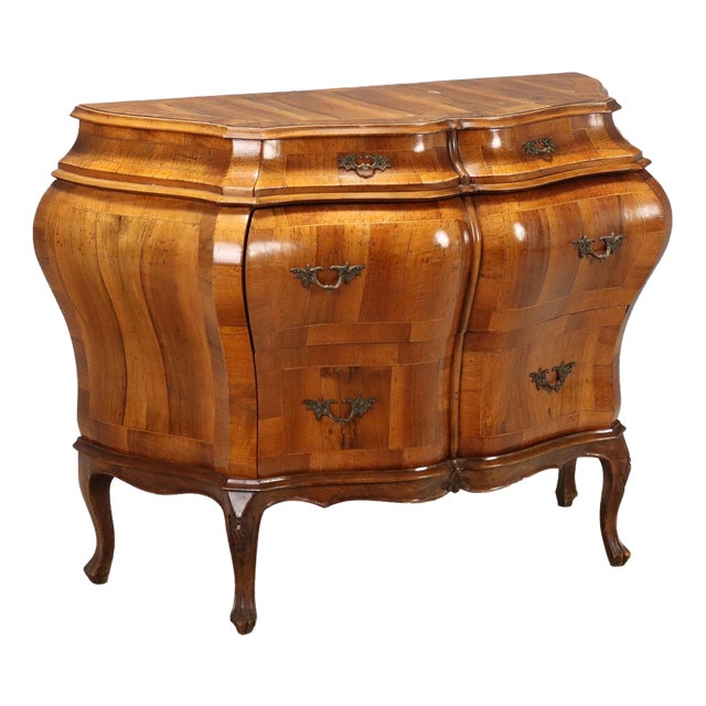 Chippendale Style Chest of Drawers in Wood For Sale