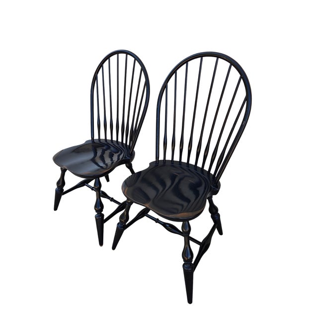 English 1990s 2 Nichols & Stone Windsor Side Chairs Bow Back Saddle Seat Distressed Country For Sale - Image 3 of 13