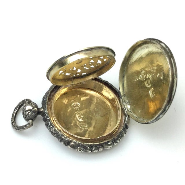 Early 18th Century English Sterling Vinaigrette, Birmingham 1832-1833 For Sale - Image 5 of 7