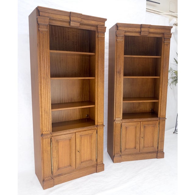 Late 20th Century Pair of Super Fine Federal Style Frutiwood Bokcases by Bloomingdale's Italy MINT For Sale - Image 5 of 16