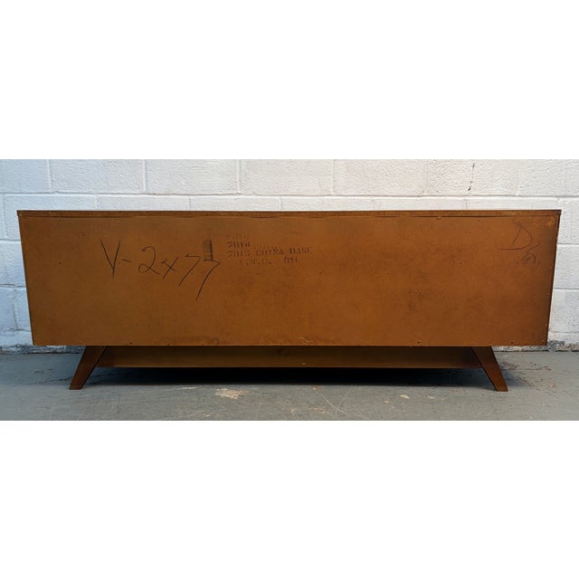 Young Manufacturing Mid 20th Century Walnut and Burlwood Buffet, Attributed For Sale - Image 15 of 17