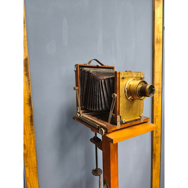 Brown Studio Camera with Original Wooden Stand and Other Accessories, Late 19th Century, Set of 5 For Sale - Image 8 of 18