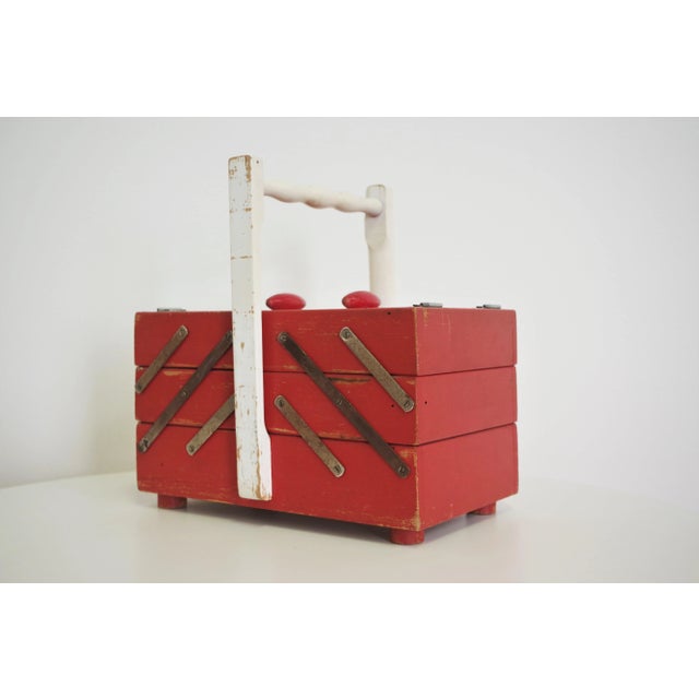 Deposit dressmaker wooden 60s measurements of the locked box: h30 x l21 x p21 measurements of the opened cassette: h94 x...