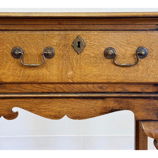 Late 20th Century Vintage Queen Anne Style Extended Length Console Table For Sale - Image 5 of 12