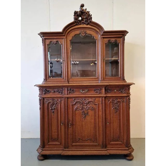 French Display Case in Oak, 1920s For Sale - Image 4 of 9