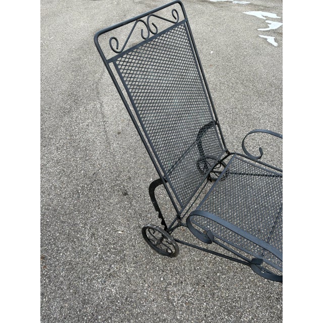 Salterini 1970s Salterini Style Wrought Iron Adjustable Outdoor Patio Chaise Lounge, Attributed For Sale - Image 4 of 7