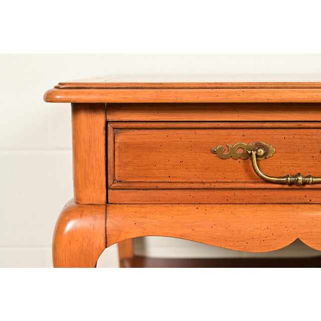 Hekman French Provincial Louis XV Carved Walnut Nightstands or Side Tables, Pair For Sale - Image 10 of 16