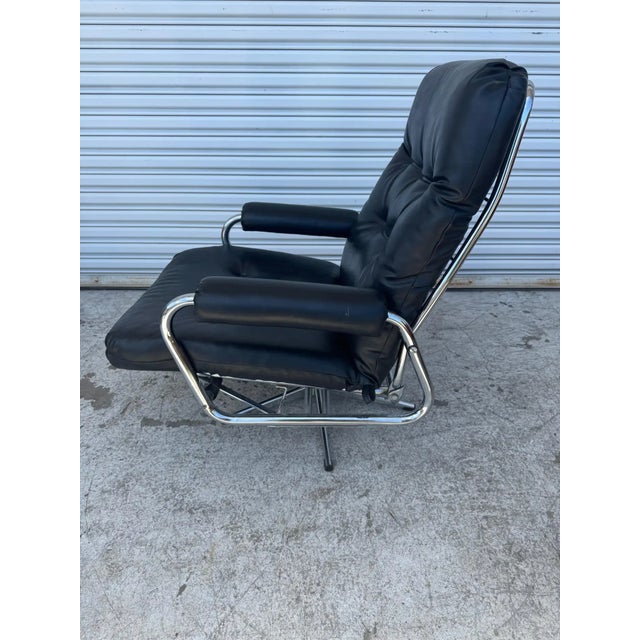 Mid-Century Modern Mid 20th Century Lubra Easy Glider System Swivel Armchair For Sale - Image 3 of 7