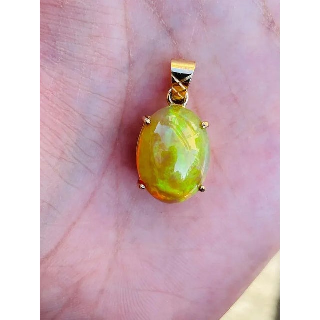 Opal October Birthstone Pendant in 18k Gold, 7.1ct Oval Cut Gemstone For Sale In New York - Image 6 of 12