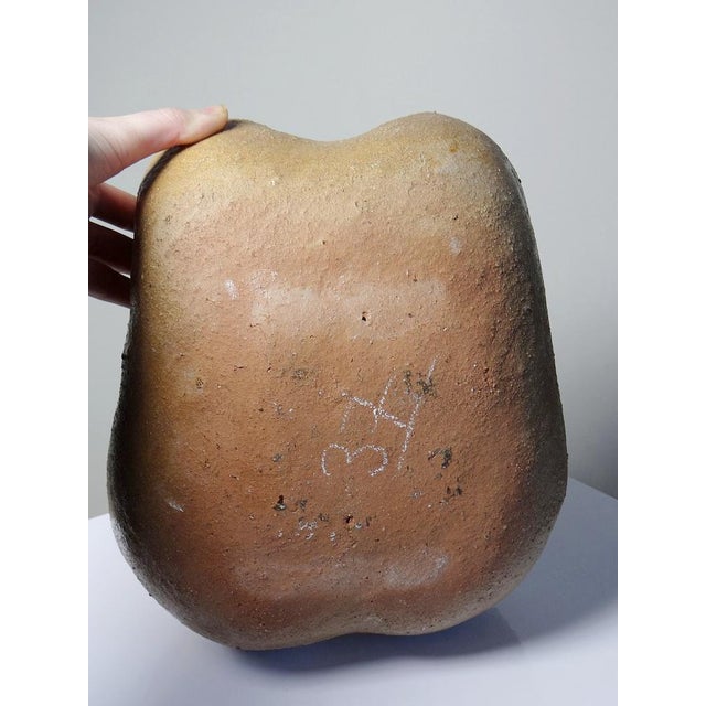 Large Sculptural Venus in Sandstone, 1990s For Sale - Image 14 of 16