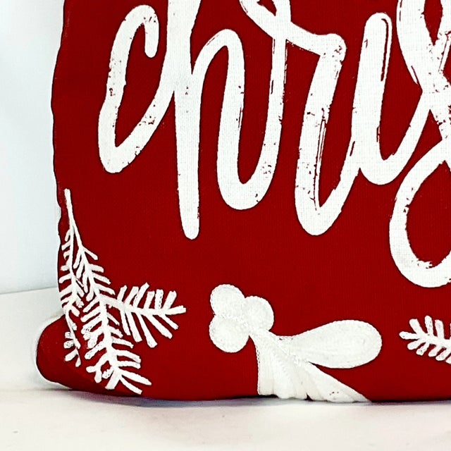 1990s Vintage Arts & Crafts Embroidered Merry Christmas Pillow. For Sale - Image 4 of 8