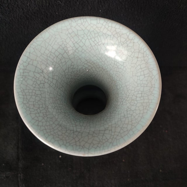 Early 20th Century Chinese Ceramic Vase,Guan Ware Crackle Glaze Celadon Porcelain Huagu Vase For Sale - Image 5 of 10