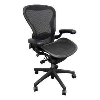 Herman Miller Aeron Office Chair, Size B For Sale
