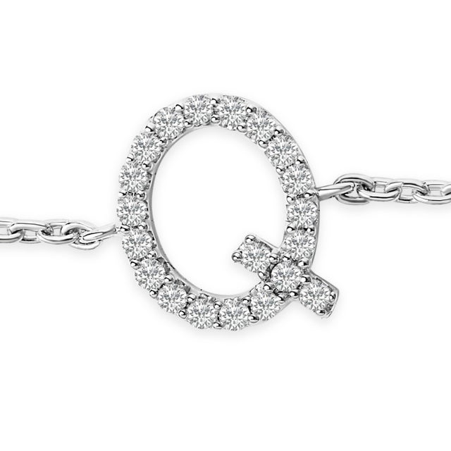 Contemporary 10K White Gold Diamond Accent "Q" Initial Charm and Link Bracelet For Sale - Image 3 of 6