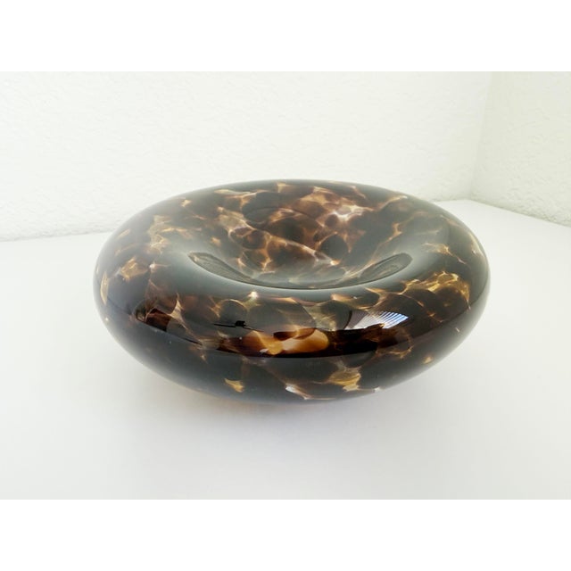 A wonderful blown glass bowl attributed to Mikasa, produced in collaboration with designer Larry Laslo in the late 20th...