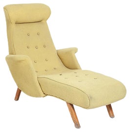 Example of Airborne Chaises