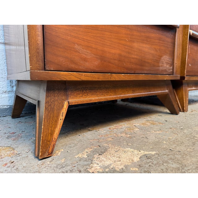 Mid-Century "Distinction" Walnut Night-Stands by Unagusta, Pair For Sale - Image 13 of 17