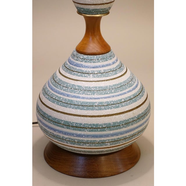 Turquoise 1960s Modern Phil Mar Turquoise Glaze Qourd Art Pottery Ceramic Walnut Table Lamp For Sale - Image 8 of 10