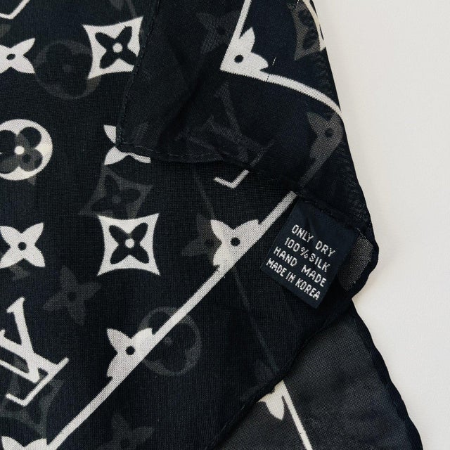 Louis Vuitton Black Monogram 100% Silk Scarf For Sale - Image 6 of 7