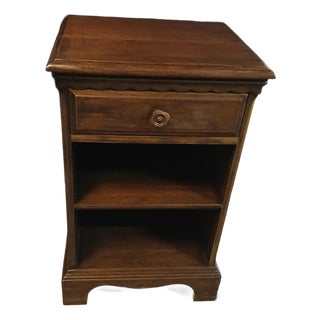 1940s Davis Cabinet Co Walnut Early American Country Style Nightstand For Sale