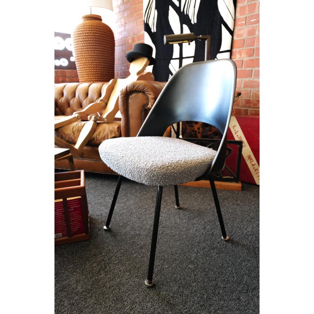 Mid-Century Modern 1960 Saarinen Executive Side Chair with Fiberglass Back by Knoll For Sale - Image 3 of 12