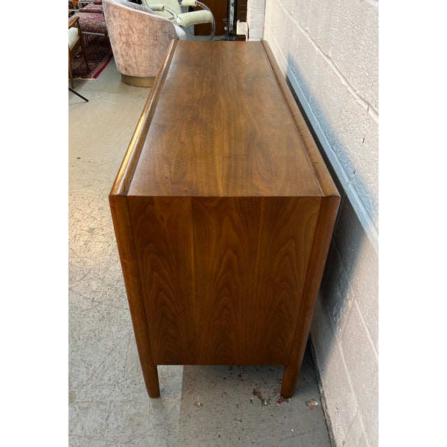 Mid 20th Century Barney Flagg for Drexel Parallel Mid-Century Walnut Credenza For Sale - Image 11 of 16