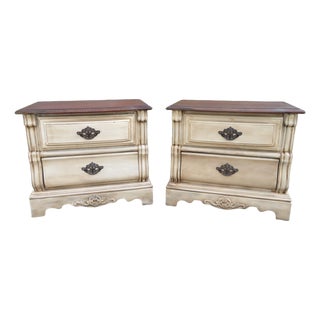 Vintage Pair of French Country Nightstands by Stanley Furniture For Sale