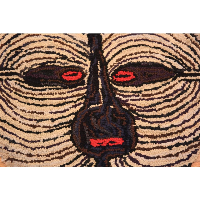 Nazmiyal Collection Vintage American Hooked Round Rug by Alice Black For Sale - Image 4 of 5