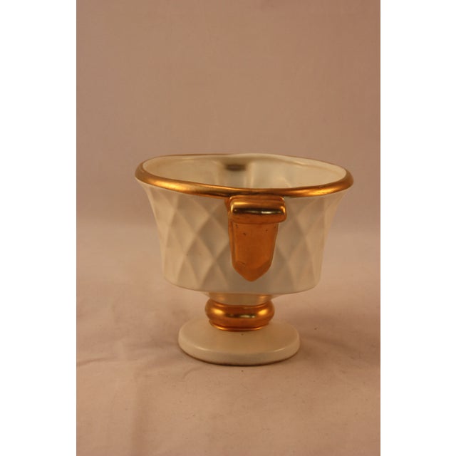 Love this pot and used it for holding some jewelry instead of flower pot