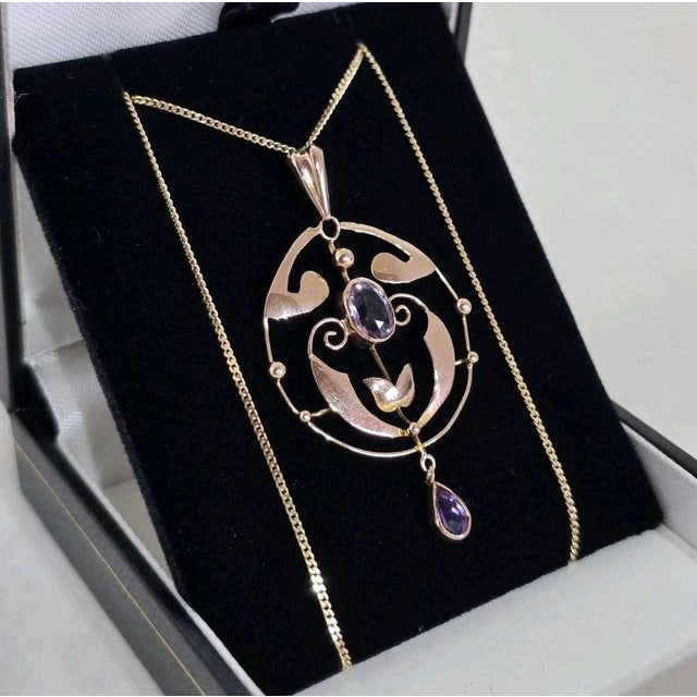 Art Nouveau 9ct Yellow Gold Amethyst Openwork Pendant, 1900 For Sale - Image 3 of 18