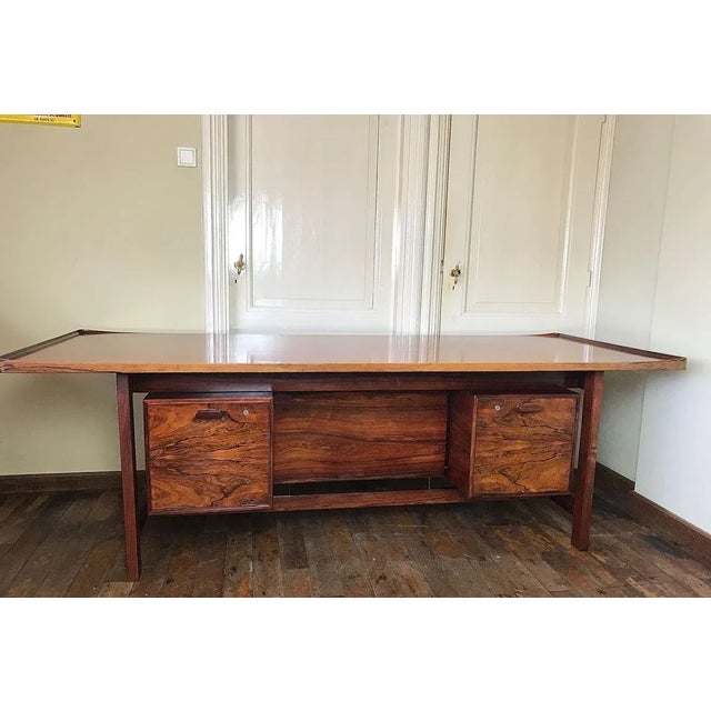 Danish Rosewood Presidential Executive Desk with Floating Top from Sigurd Hansen, 1960s For Sale - Image 6 of 18