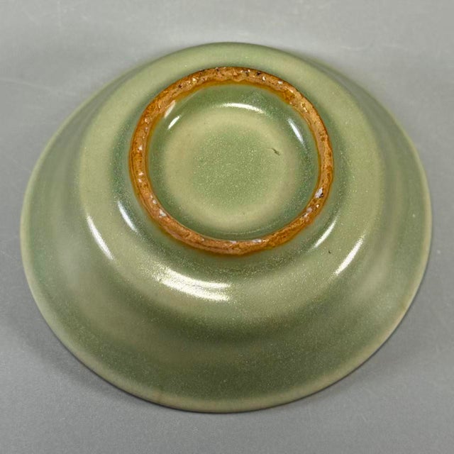 Longquan‑Style Celadon Shallow Decorative Bowl For Sale - Image 4 of 5