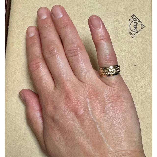 14 Karat Yellow Gold Classic Wide Wedding Band With Design Ring, Unisex Size 4.5 For Sale - Image 11 of 18