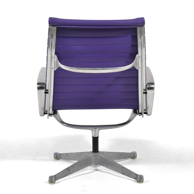 Eames Aluminum Group Lounge Chairs by Herman Miller (Pair in Purple) For Sale - Image 9 of 13