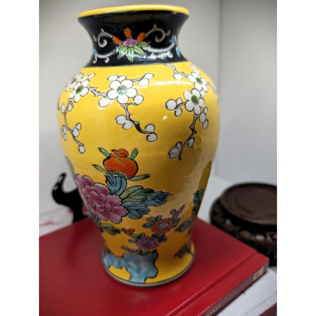 Vintage Yellow Ground Chinoiserie Porcelain Vase & Plate With Phoenix and Peony Motif – 10.75” For Sale - Image 12 of 12