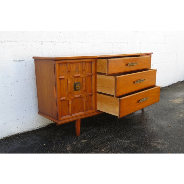 Drexel Heritage Mid Century Modern Long Dresser Sideboard Bathroom Vanity For Sale - Image 11 of 12
