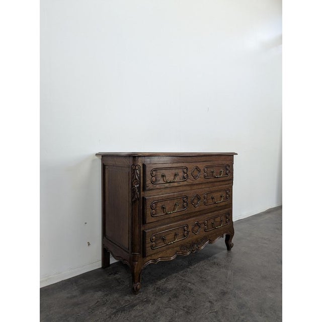 Rustic Neo-Rustic Louis XV Style Chest of Drawers in Oak For Sale - Image 3 of 7