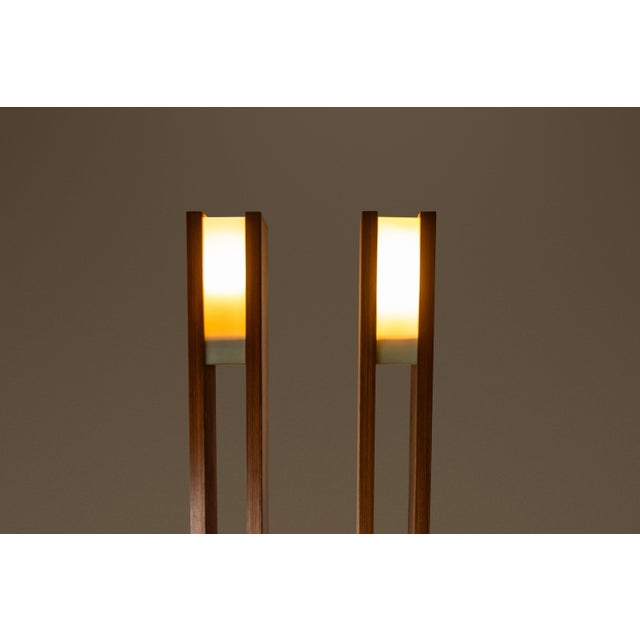 1960s Mid-Century Modern Freestanding Architectural Tower Floor Lamps in Oak After Frank Llyod Wright, Usa - Set of 2 For Sale - Image 9 of 18