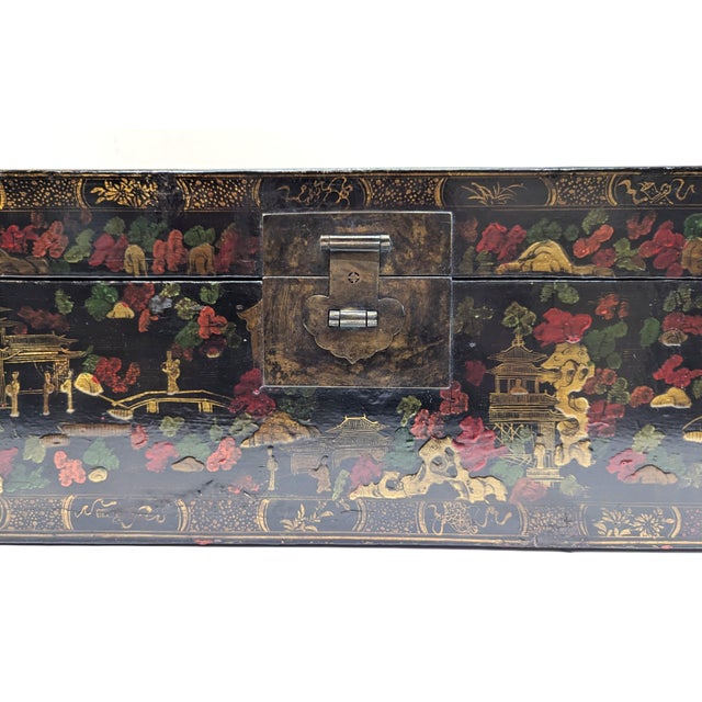 Asian Antique Chinoisiere Lacquered Box For Sale - Image 3 of 12