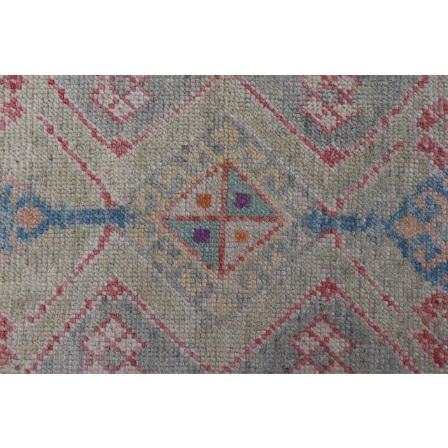 Early 21st Century Vibrant Modern Turkish Oushak Rug Colorful Accents 2'7 X 3'5 For Sale - Image 5 of 10