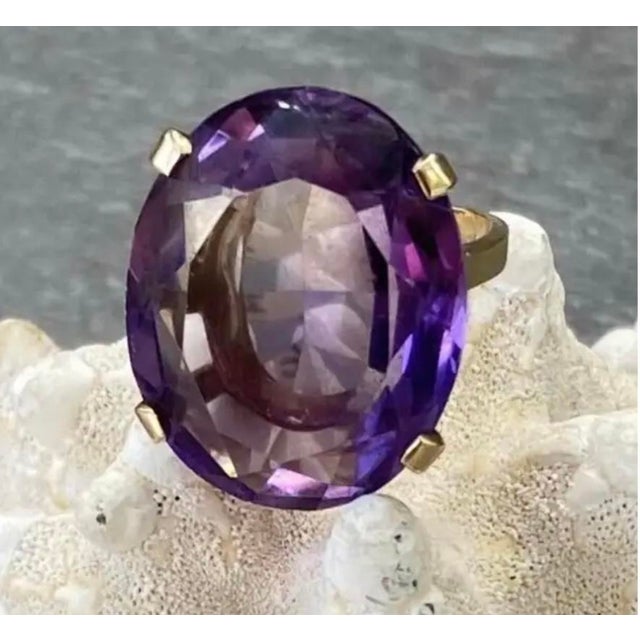 Gemstone 14k Yellow Gold Oval Amethyst Ring For Sale - Image 7 of 7