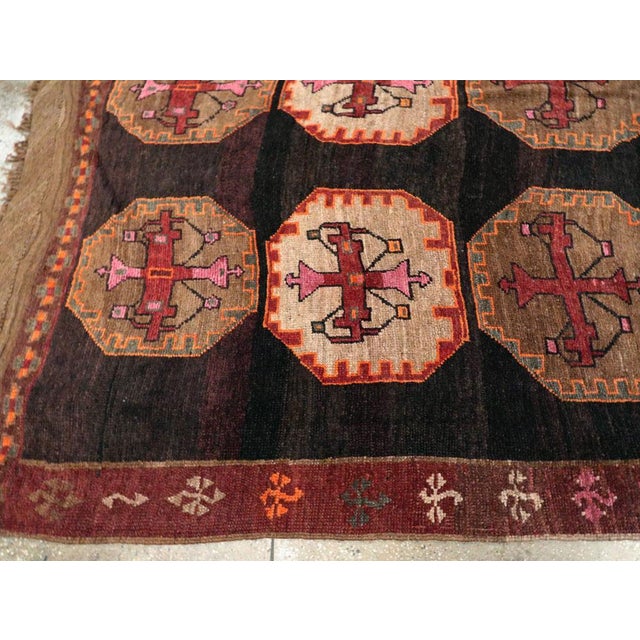 Textile Galerie Shabab Collection Tribal Mid-20th Century Handmade Turkish Anatolian Room Size Carpet For Sale - Image 7 of 9