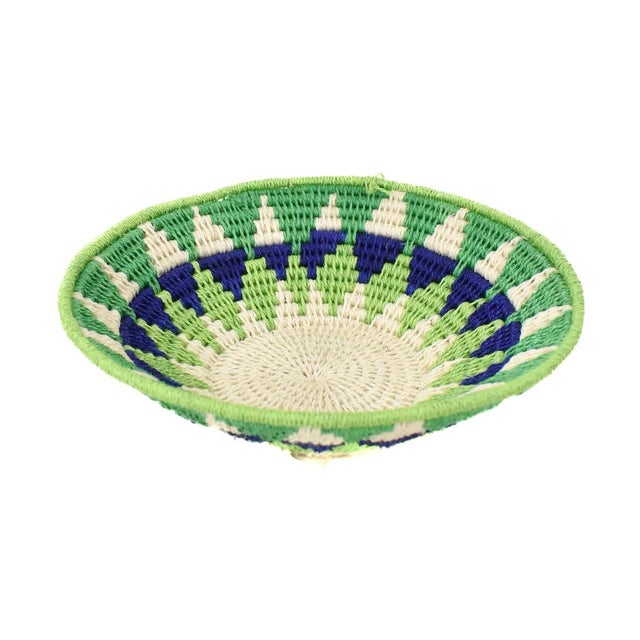 Early 20th Century Set of 3 Teal and Green Sisal Handwoven Basket Eswatini 6, 9 and 12inch For Sale - Image 4 of 6