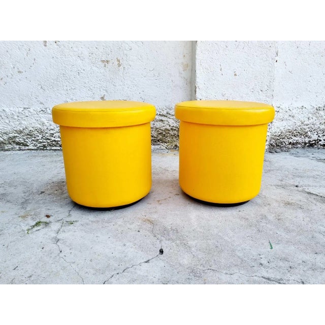 Mid-Century Modern Set of Mid-Century Yellow Leather Poufs, Italy, 1980s For Sale - Image 3 of 12