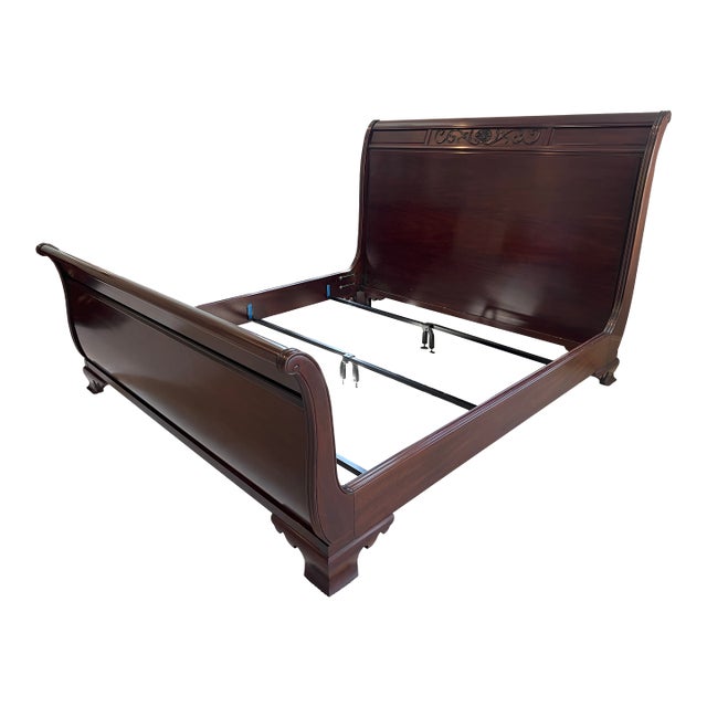 Henkel Harris 179 King Sleigh Bed in #29 Classic Henkel Mahogany For Sale