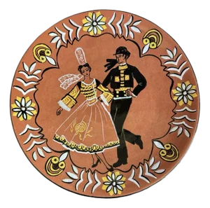 Early 20th Century Henriot Quimper French Faience Plate With Dancing Couple