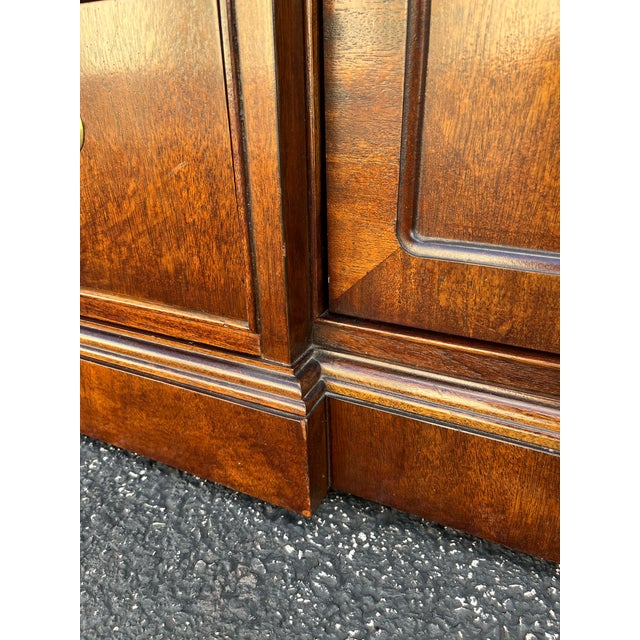 Thomasville Mahogany Collection Georgian Breakfront Bookcase China Cabinet For Sale - Image 11 of 12